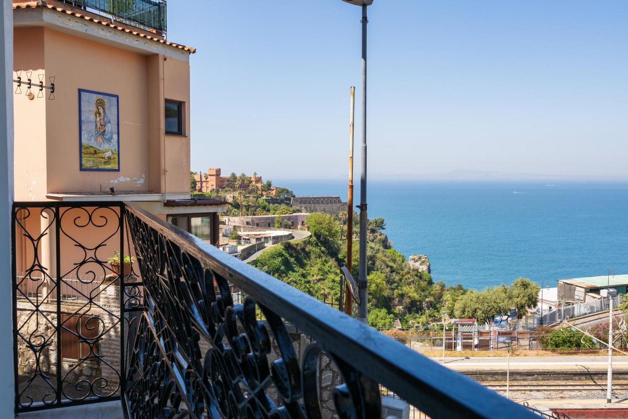 La Casa Del Golfo Apartment Вико Екуензе Екстериор снимка